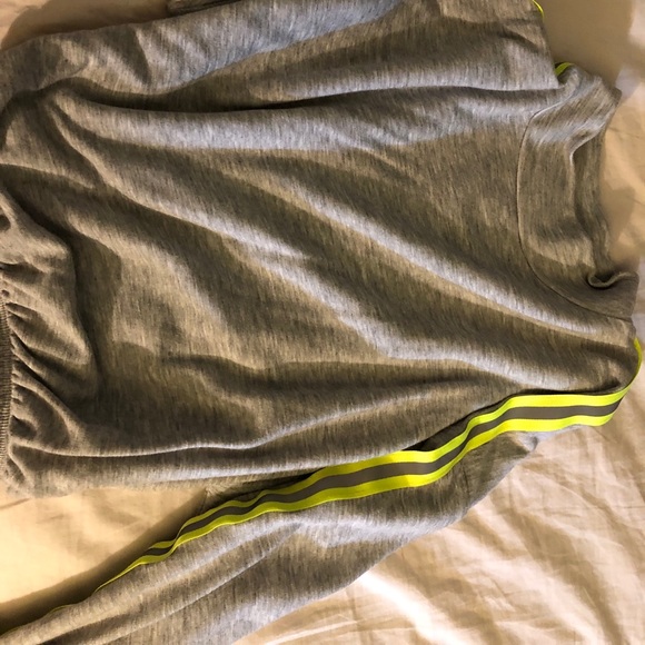 Sweater with neon stripes - Picture 4 of 5